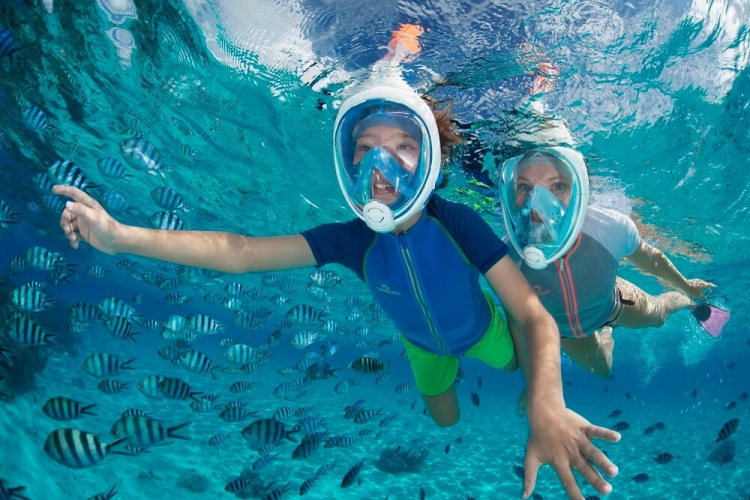 snorkeling con maschera easybreath